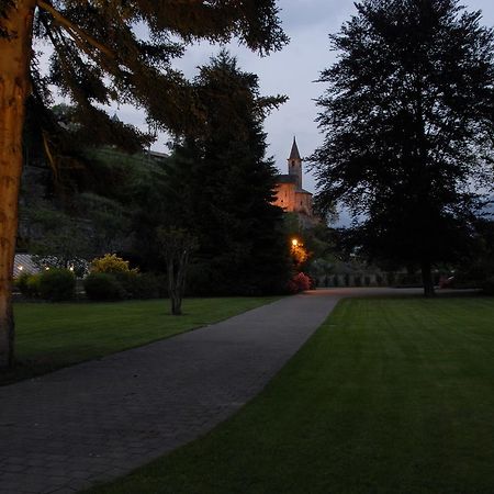 B&B Le Camelie ドモドッソラ エクステリア 写真
