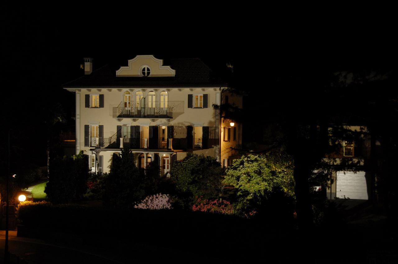 B&B Le Camelie ドモドッソラ エクステリア 写真