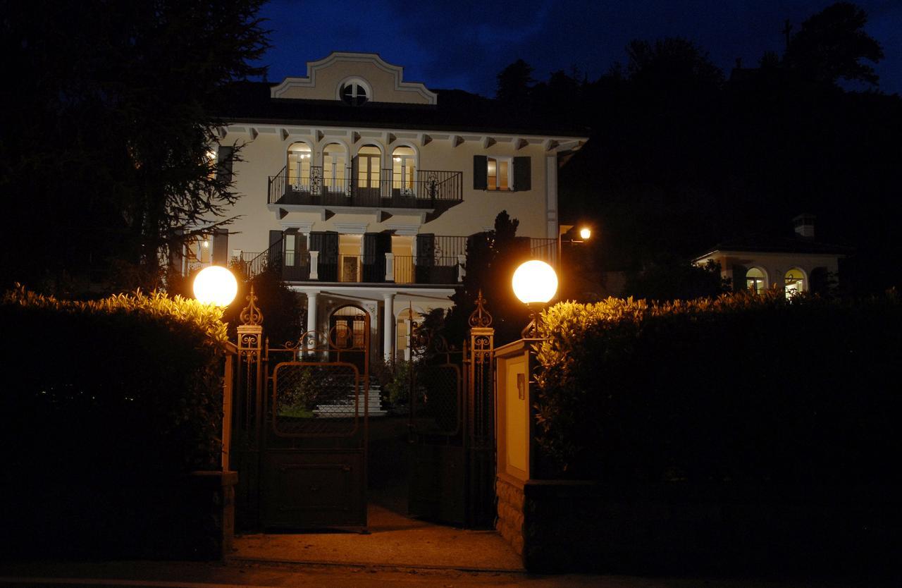 B&B Le Camelie ドモドッソラ エクステリア 写真